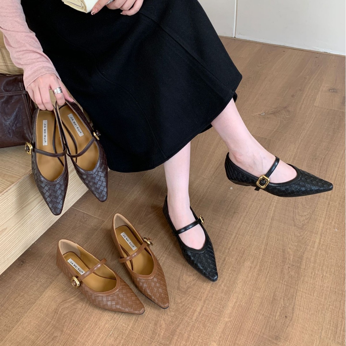 2026 Spring Woven Retro Evening Style Mary Jane Shoes for Women with Single Strap, Small Wedge Heel, Shallow Pointed Toe, French Style Single Shoes