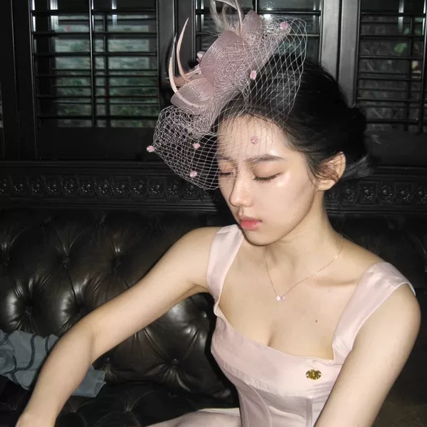 Socialite Pink Mesh Feather Small Top Hat Headband Female Elegant High-end Hepburn Style Retro Hair Accessories Headband