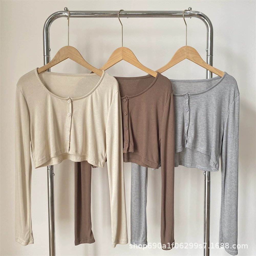 Короткий кардиган с пуговицами