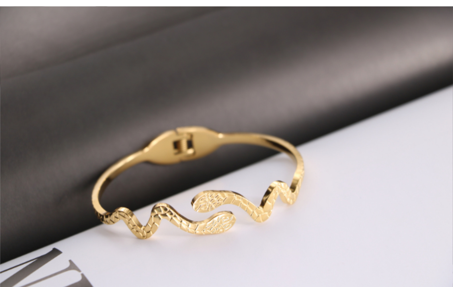 Fashion Snake Titanium Steel Plating Bangle 1 Piece display picture 2