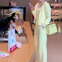 工場店レジャースポーツスーツ女性秋新作ファッションゆるい黄色フード付きスウェットストレートパンツ2点セット