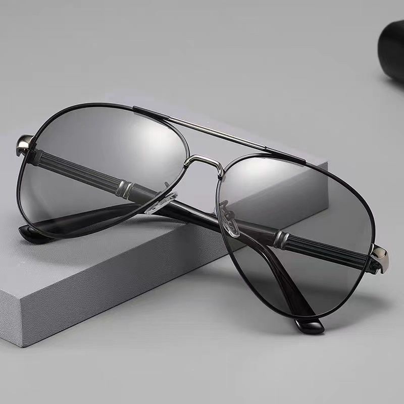 Pilot sunglasses, men's glasses, high-definition color changing 2023 new strong polarized driving sunglasses_voghion.com