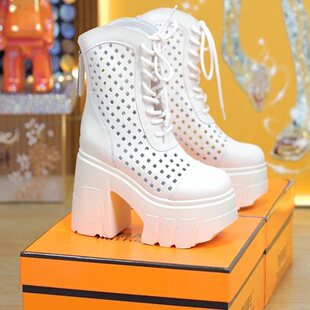 10cm���ߺ�����߾��@��С����͸�����m�r�оW�����e�ٴ�Ķ�ѥ