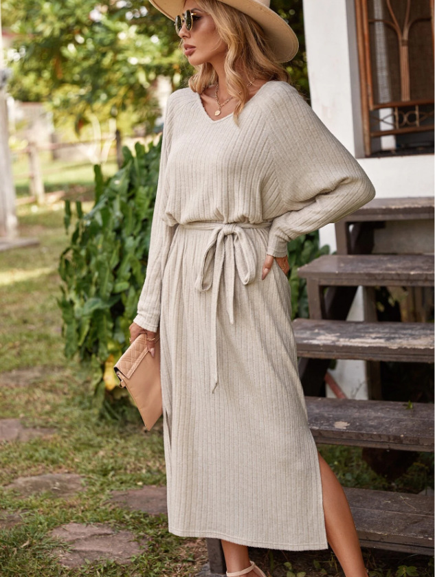 Neues Damen-Strickkleid für Herbst und Winter mit lockerem Saum, Schlitzgürtel und verziertem Strickkleid_voghion.com
