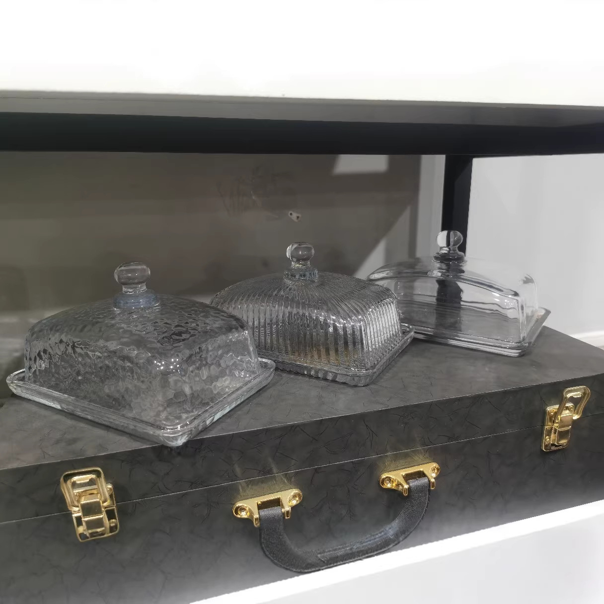 Placa de vidrio de almacenamiento rectangular transparente creativa bandeja de mantequilla corrugada casera caja de mantequilla bandeja a prueba de polvo