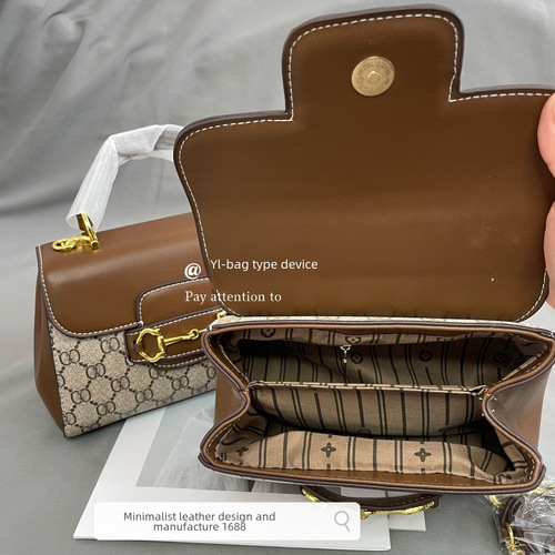 Retro Horseshoe Buckle Handbag from a Niche Brand, Fashionable Crossbody Bag, Vintage Floral Saddle Bag, Shoulder Bag for Women, Live Streaming Handbag