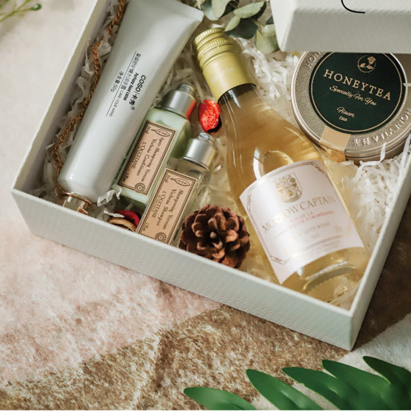 Fresh and Simple Gift Box Valentine's Day Two-in-One Cover Gift Packaging Box Forest Style Handover Gift Box Aromatherapy Perfume Box