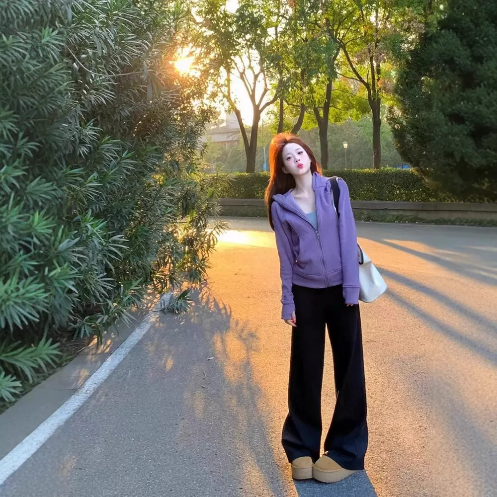 紫色修身卫衣女初秋穿搭2025新款爆款连帽衫收腰显瘦正肩外套上衣