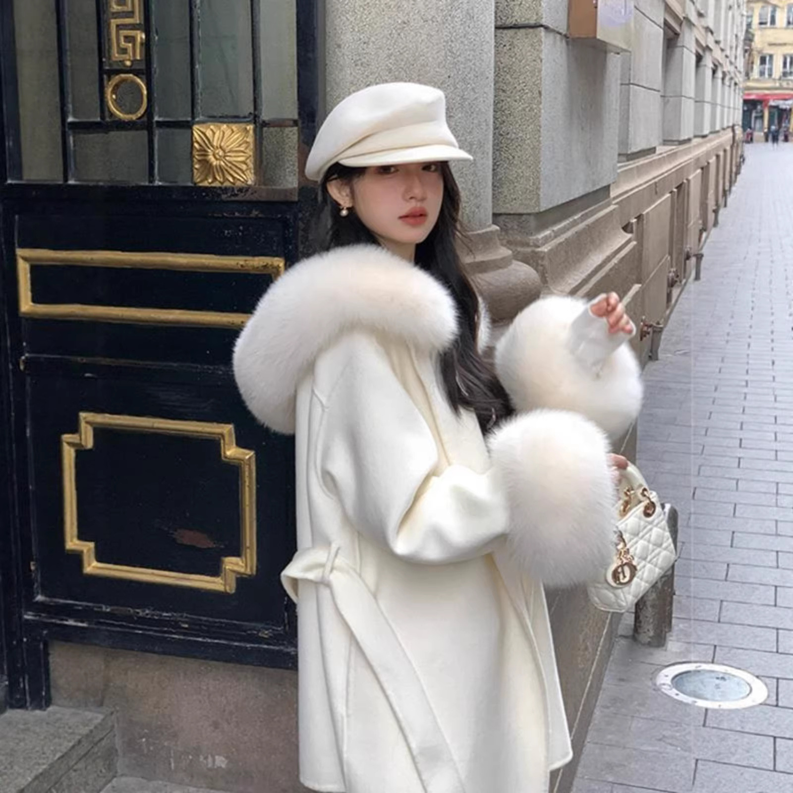 White Big Fox Fur Collar Double-Sided Cashmere Outwear for Women 2025 Autumn and Winter New Hooded Woolen Outwear for Small People