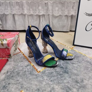 ���Q�¿�͸��tɫ�߼yһ�ֿێ�¶ֺ�߸���Ьhigh heels sandal