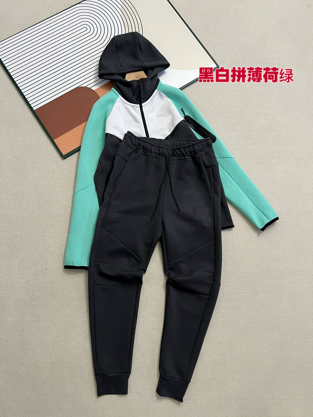 Set. black and white with mint green / S