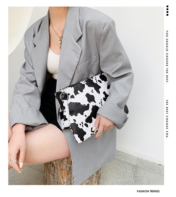 159g Weight Zipper Closure Type / Strap Type Clutch Bag Bags Type Casual, Daily Occasion Pu Leather Material Cows, Zebra, Leopard Pattern All Seasons Season Women's Gender Vintage Style, Classic Style Style Square Shape Small Size Women's Small Pu Leather Cows Zebra Leopard Vintage Style Classic Style Square Zipper Clutch Bag 14