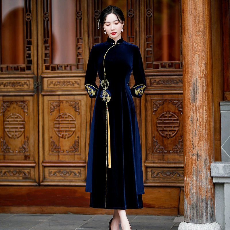 Velvet fitted cheongsam, plus size, Korean style, with embroidery, Chinese style