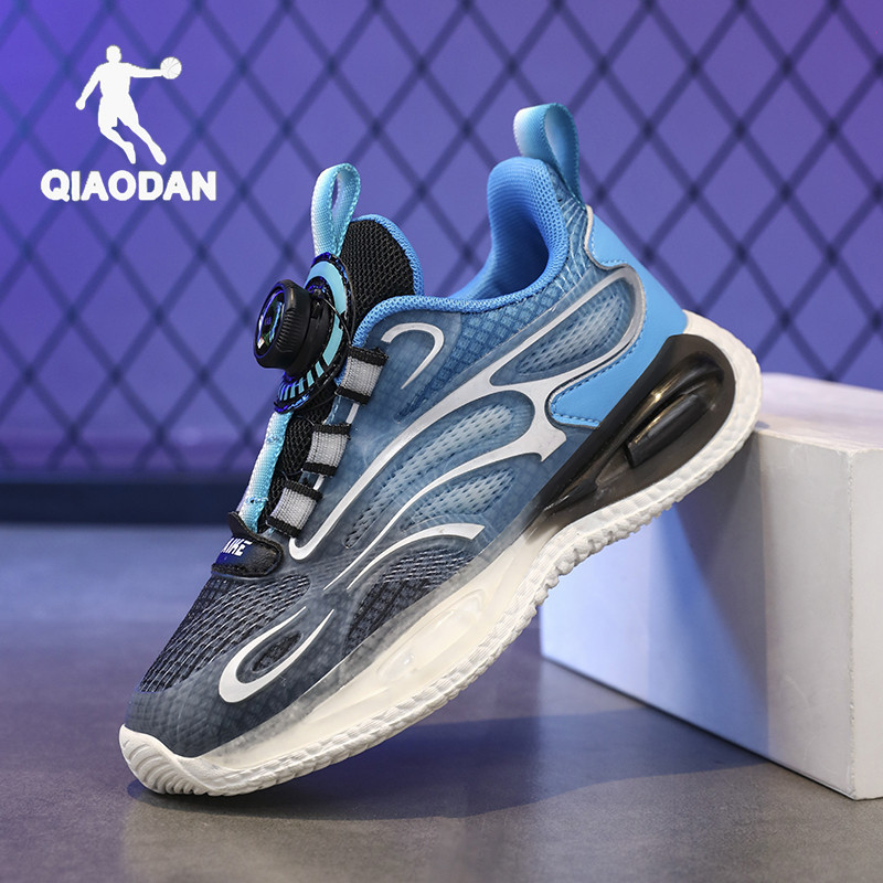 Breathable children's running sneakers for boys made of mesh