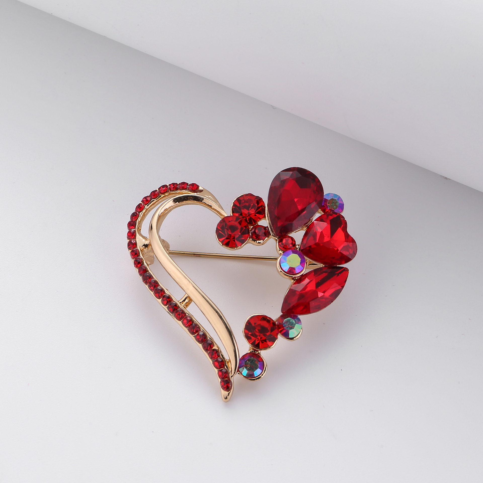 Exquisite Herzbrosche Mit Perle Hochwertiges Accessoire Für Damen_voghion.com