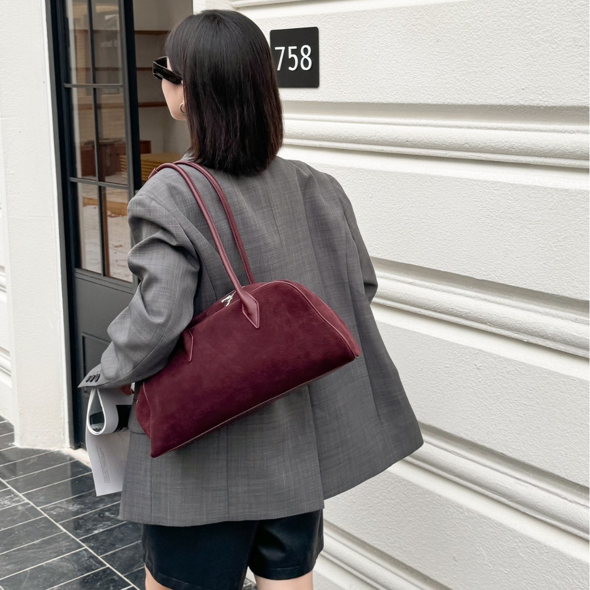 Niche Design French Vintage Matte Cowhide Tote Bag For Women 2024 New Arrival Large Capacity Shoulder Baguette Bag For Commuting - Thumbnail 2