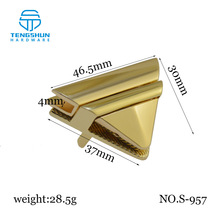 新款锌合金手袋箱包五金配件三角插锁按锁女包锁包装盒金属配件锁