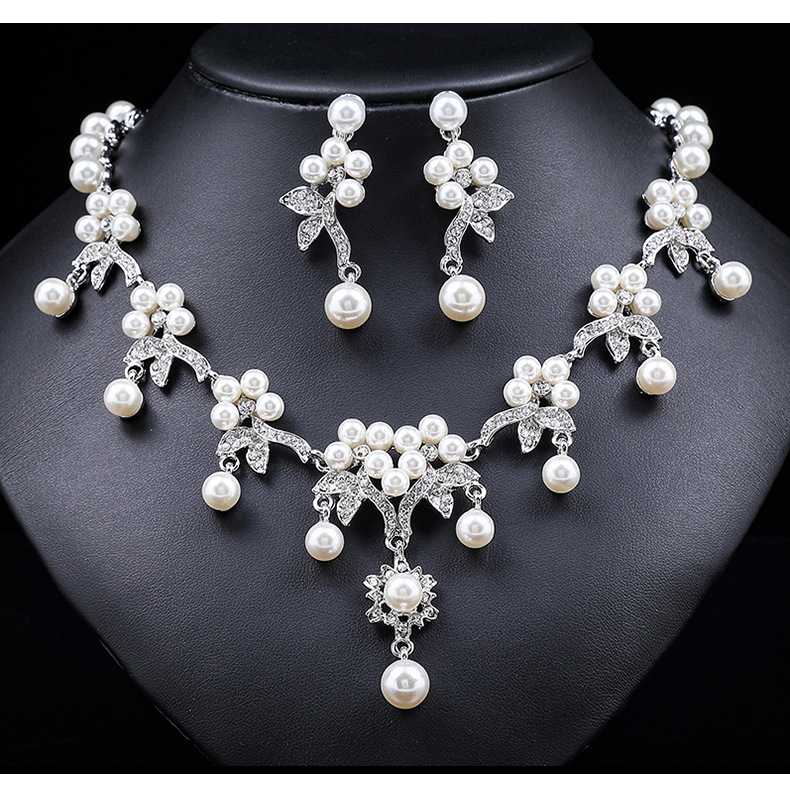 Luxurious Leaves Alloy Plating Artificial Pearls Rhinestones Women's Earrings Necklace display picture 1