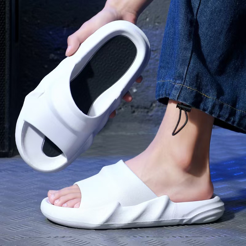 Summer Outdoor Slippers for Men, Trendy Outdoor Sports Slippers, Non-Slip Couples' Beach Sandals That Feel Like Stepping on Shit