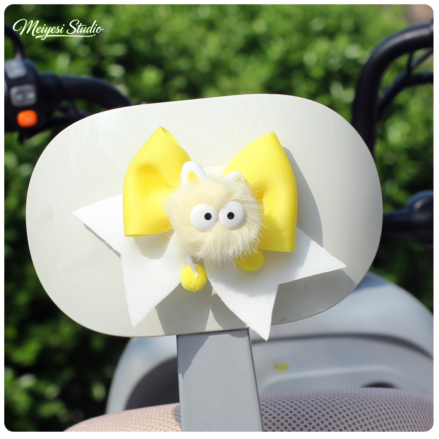 Coche eléctrico color pequeño arco accesorios de decoración orejas de gato pequeño monstruo lindo coche de batería accesorios de modificación pegatinas