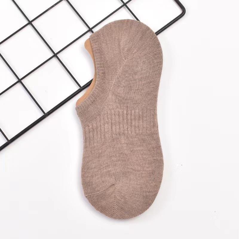 Calcetines de verano para mujeres calcetines de barco anti olor delgados silicona invisible anti-deslizante no se caen calcetines cortos superficiales con soporte bajo transpirable y cómodo