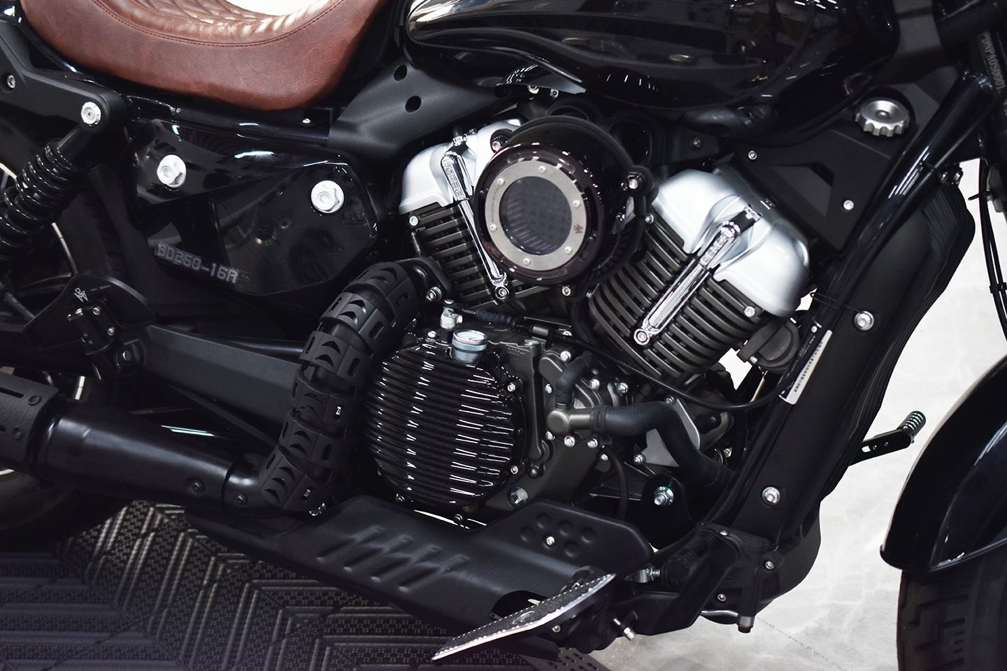 Suitable for motorcycle exhaust pipe heat shield modification, compatible with Flash 600, Jinjila 300, 250, and Wuji CU625 models