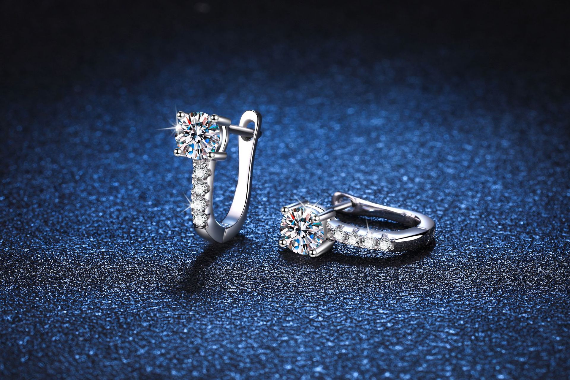 1 Pair 1.0ct Round Brilliant 925 Sterling Silver Moissanite VVS1-VVS2 GRA Certificate U Shape Earrings Colorless(DEF) display picture 2