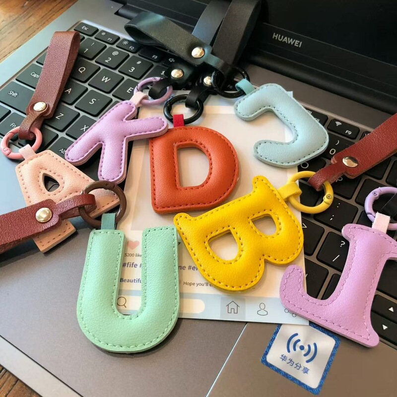 Original Genuine Popular 26-Letter Keychain High-End English Bag Pendant European and American Cross-Border Leather Accessories