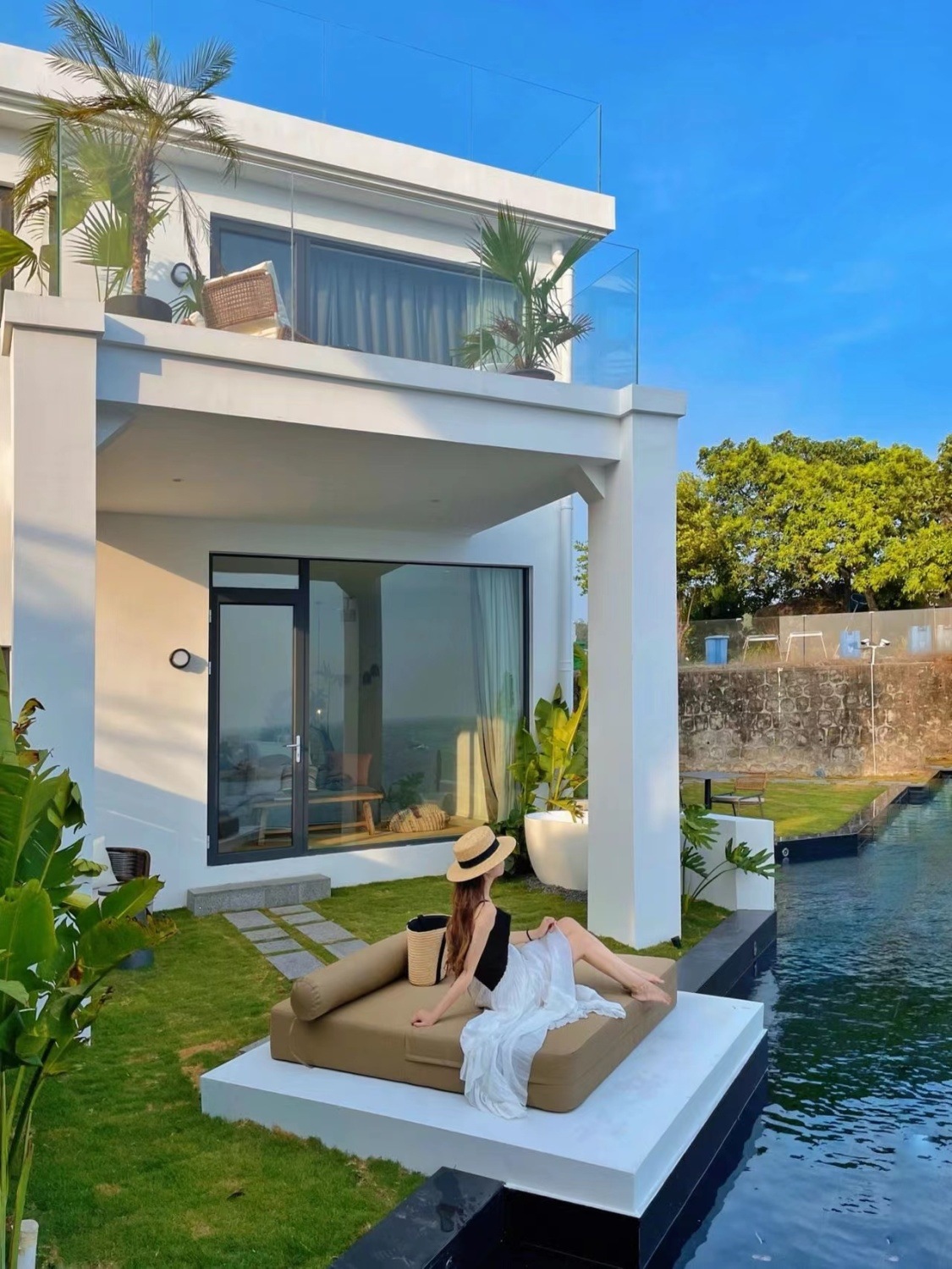 Váy maxi dây đeo xếp ly phối màu đen trắng nữ đi biển mùa hè — Màu sắc hình ảnh (chất lượng cao), Sơ đồ màu bán buôn chi tiết 7