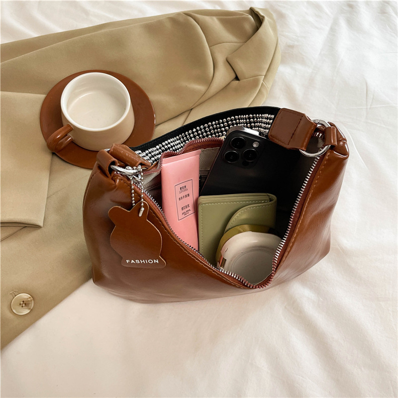 Minimally designed niche women's 2024 new winter underarm casual fashion commuting shoulder bag_voghion.com