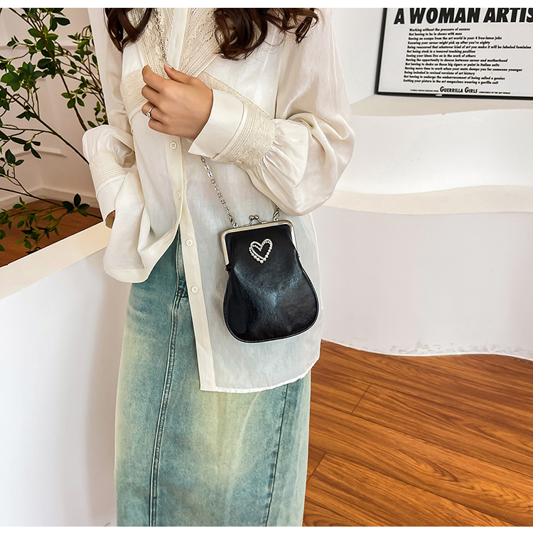Personalized, fashionable and casual shell phone bag, new retro crossbody bag, lapel handbag, commuting single-shoulder crossbody bag undefined