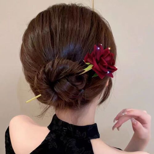 2024 New Red Rose Hairpin, Simple and Elegant, High-End, Braided Hairpin, Ancient Style Bridal Hair Accessory for Women