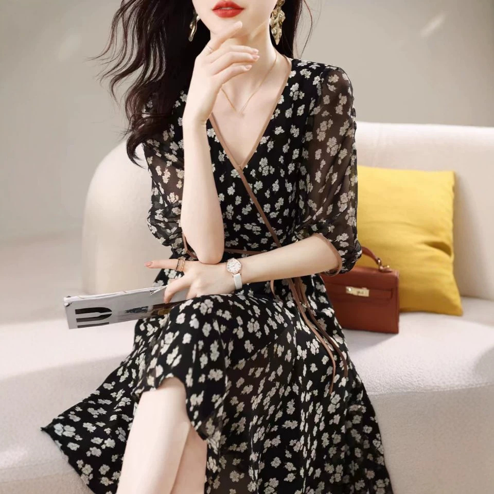 Đầm maxi nữ thắt eo tay ngắn đuôi cá họa tiết hoa xanh — Hoa màu xanh lá cây chi tiết 1