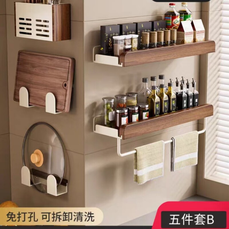 美ラードの台所の物置棚は穴を開けないで調味料をかぶせます。|undefined