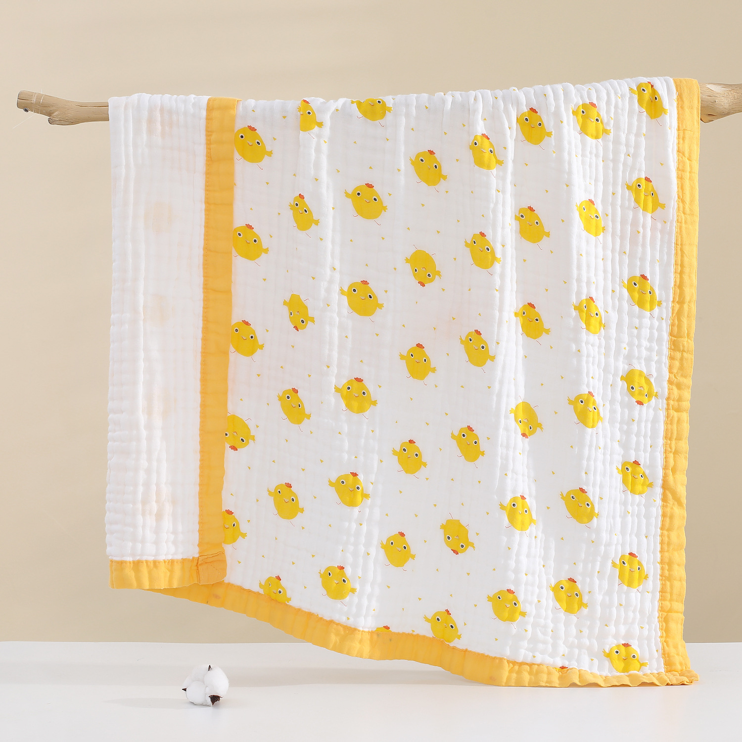 작은 노란색 치킨 와이드 에지