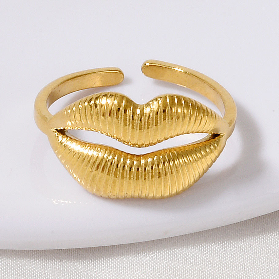 High-end Stainless Steel Couple Ring 18k Gold Hollow Pattern_voghion.com
