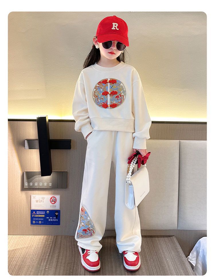 Kapuzenpullover mit chinesischer Stickerei für Mädchen 2024, neue Internet-Berühmtheit, Freizeithose, zweiteiliges Set für mittlere und große Kinder_voghion.com