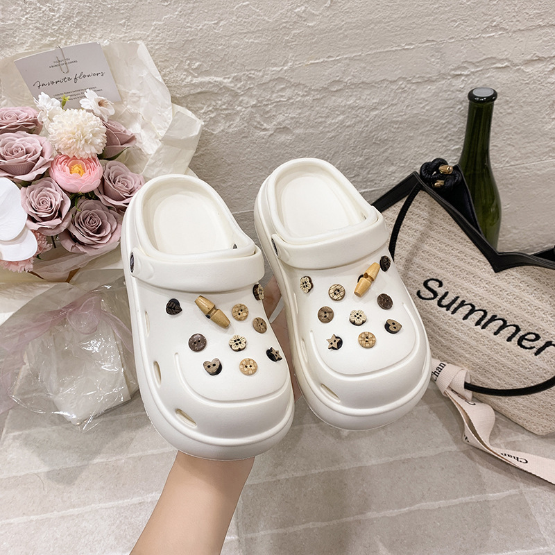 2026 Summer New Vintage Antique-Style Wooden Button Cross-Border Foreign Trade Women's Clogs for Home and Outdoor Use