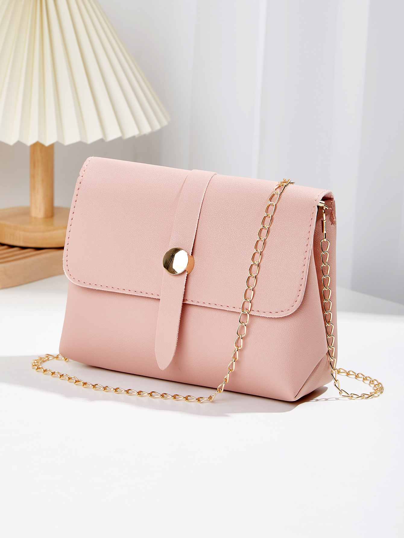 Women's Pu Leather Solid Color Fashion Soft Surface Square Magnetic Buckle Crossbody Bag display picture 5