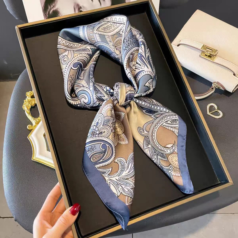 Verano bufandas de seda de cuello bufandas de seda 70 seda de imitación mujer flores de anacaju rojo retrógrado bufandas al por mayor