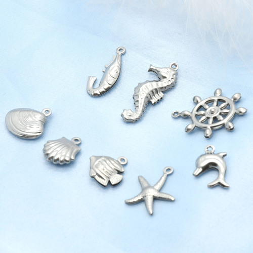New stainless steel jewelry accessories bracelet necklace pendant animal hollow pendant DIY handmade pendant wholesale