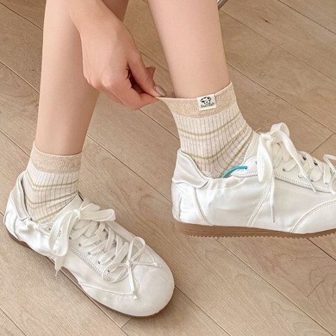 Women's socks in spring and summer, new color stripe mid-tube socks, Japanese color matching stripe women's socks, all-match trend cotton socks wholesale