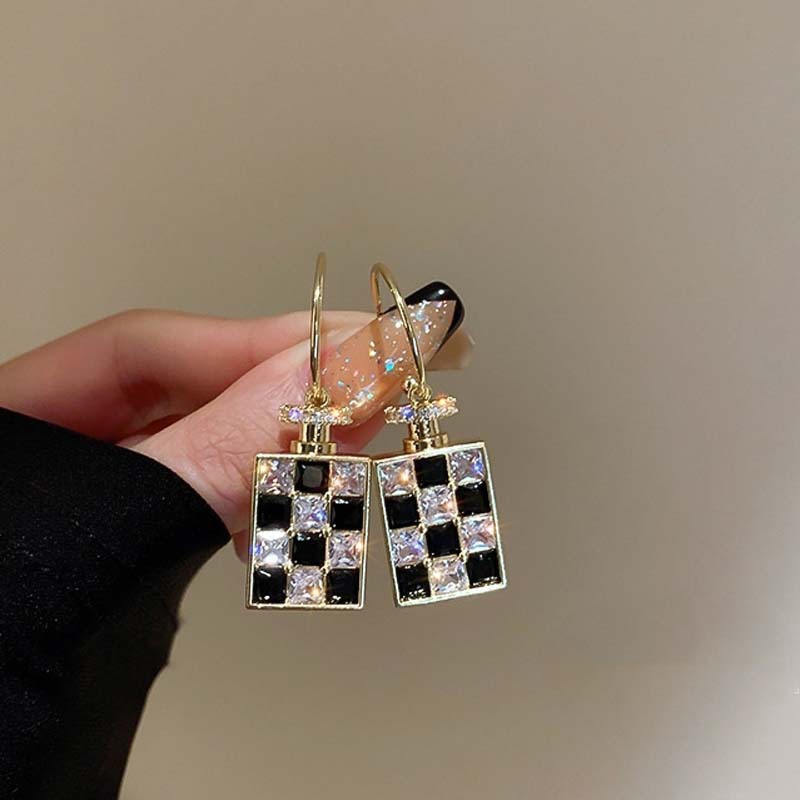 Square small design fashionable earrings