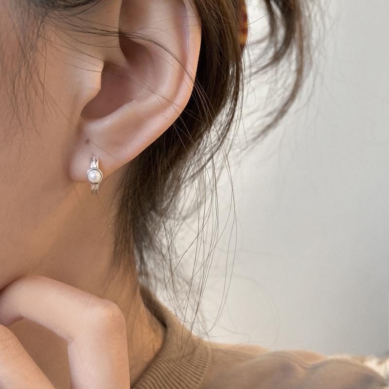 Coreano simple y versátil perla de estilo simple estilo ligero nicho de lujo de alta calidad 925 pendientes de plata esterlina