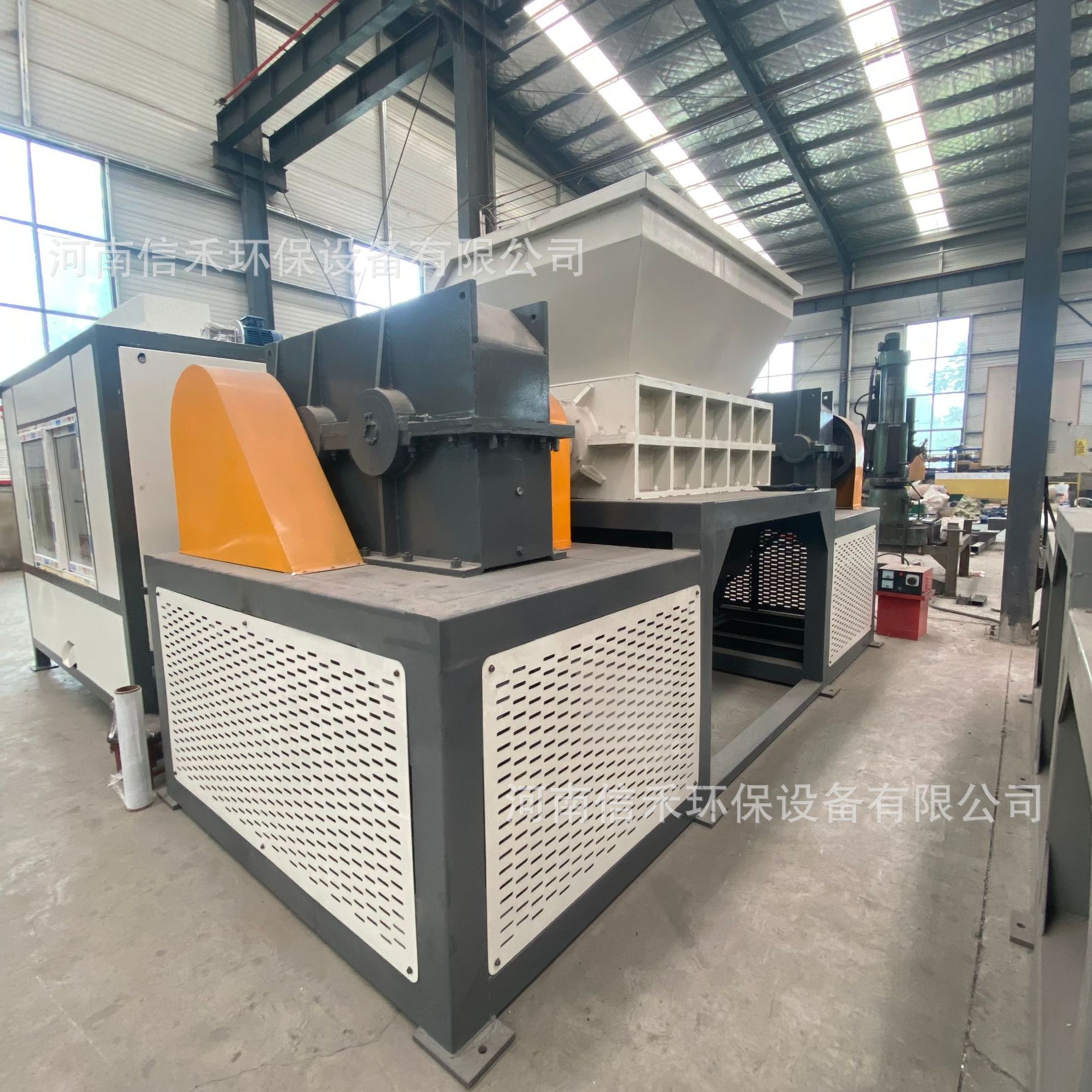 1200型废铁双轴撕碎机 彩钢瓦破碎机 家电塑料瓶废轮胎粉碎设备