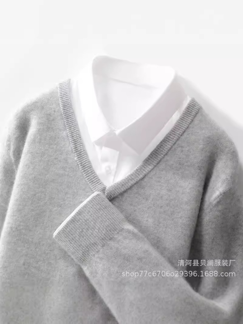 가을과 겨울 새로운 V 넥 스웨터 남자의 단색 풀오버 스웨터 기본 플러스 사이즈 느슨한 캐주얼 니트 캐시미어 YN