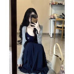 法式赫本风蓝色吊带连衣裙子女秋季2025新款巨好看的掐腰长裙套装