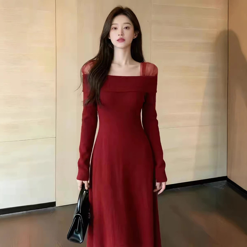 Beautiful Little Dress That Can Be Worn on Important Occasions, French Retro Style with Mesh Patchwork, Slim-Fitting Red Knit Dress
