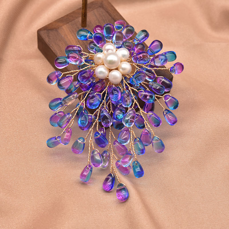 Broche de perlas naturales con borlas de bambú marino y flores, moda de alta gama, redondo y exquisito, broche de perlas estilo Chanel de alta calidad para mujer.