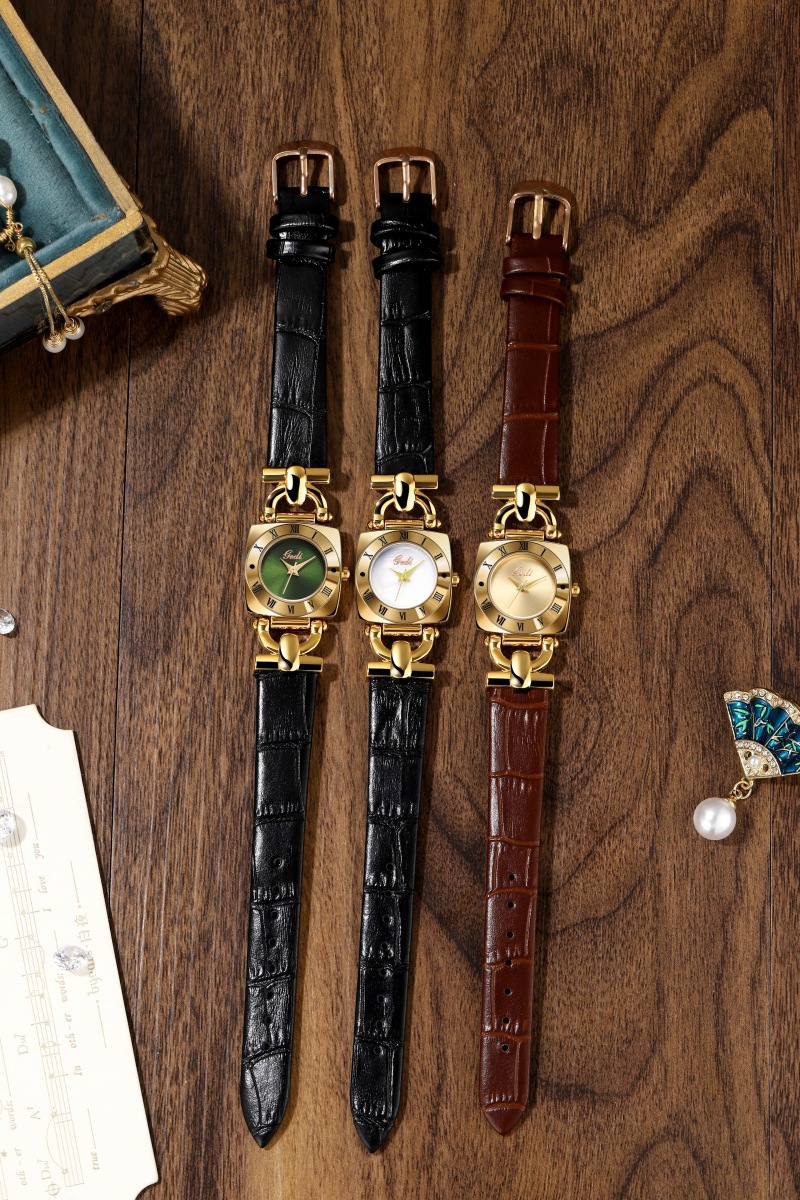 Square Dial Shape Vacation Simple Style Solid Color Buckle Quartz Watch Women's Watches